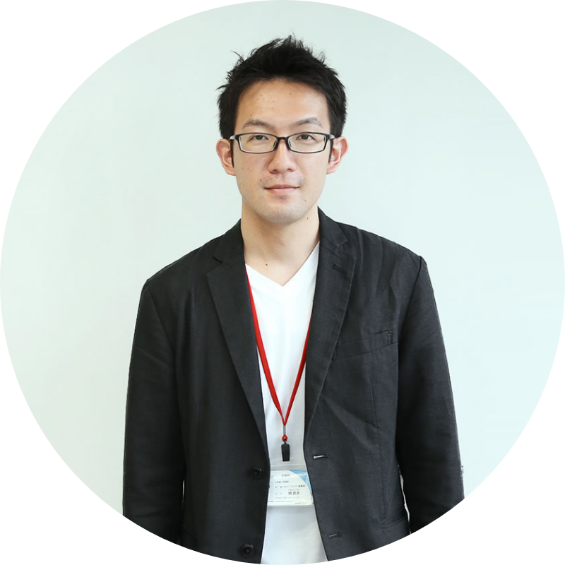 生産運営・開発グループ次長 正面写真