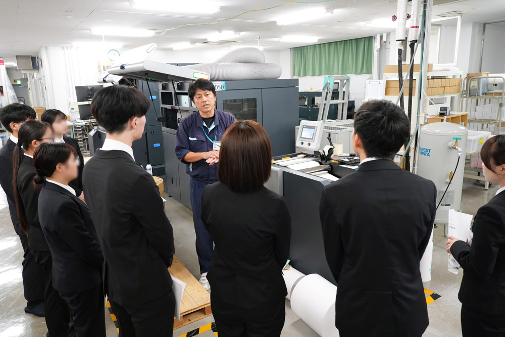 フォトブック事業部（広島）での工場見学